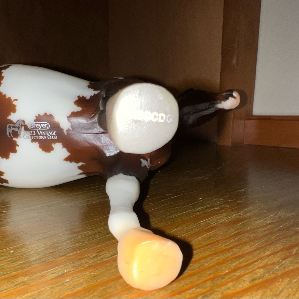 Breyer Vintage Club 2023 - Go Figure - Picture 7 of 10